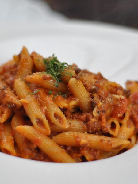 spaghetii bolognese pełne warzyw i białka