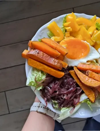 buddha-bowl-z-batatami